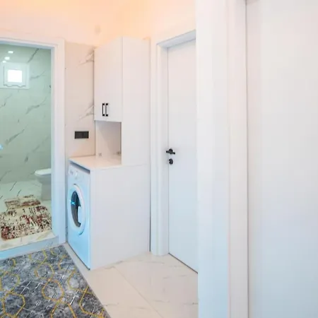 Apartman Fully Furnished Extraordinary Flat In
